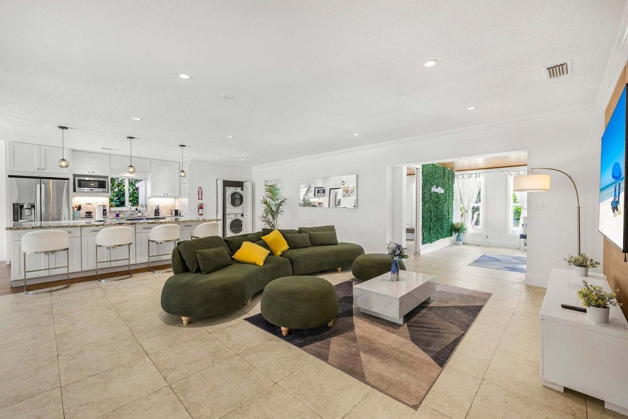 11121 Griffing Boulevard #1022288P - Photo 2 of 47