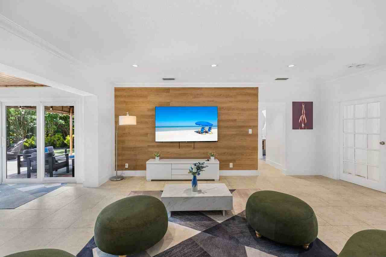 11121 Griffing Boulevard #1022288P - Photo 5 of 47