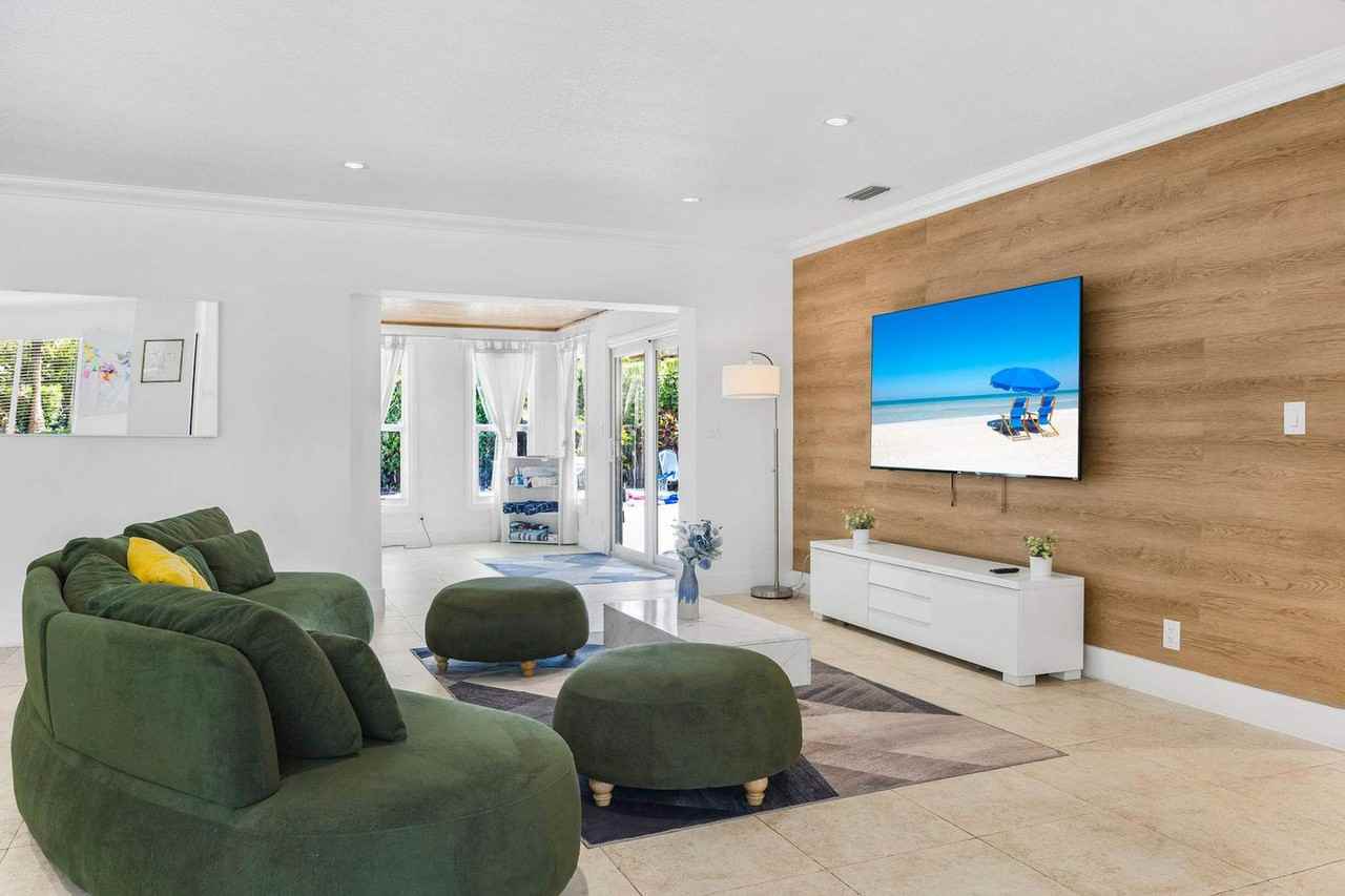 11121 Griffing Boulevard #1022288P - Photo 6 of 47