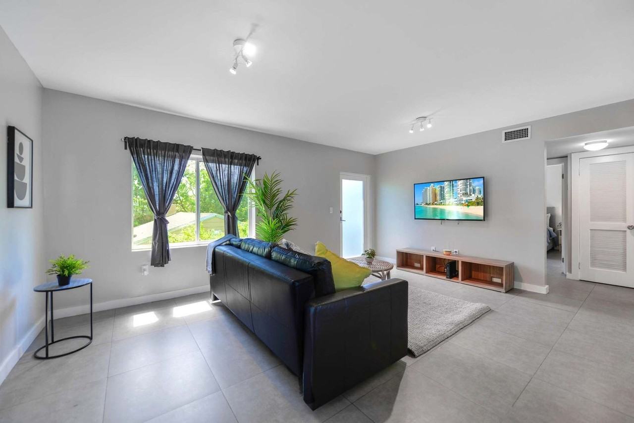 437 Northeast 69th Street - Photo 6 of 28