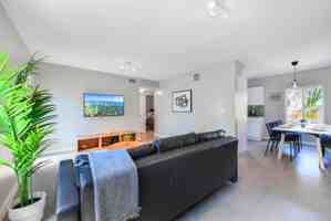 featured image of 437 Ne 69th St