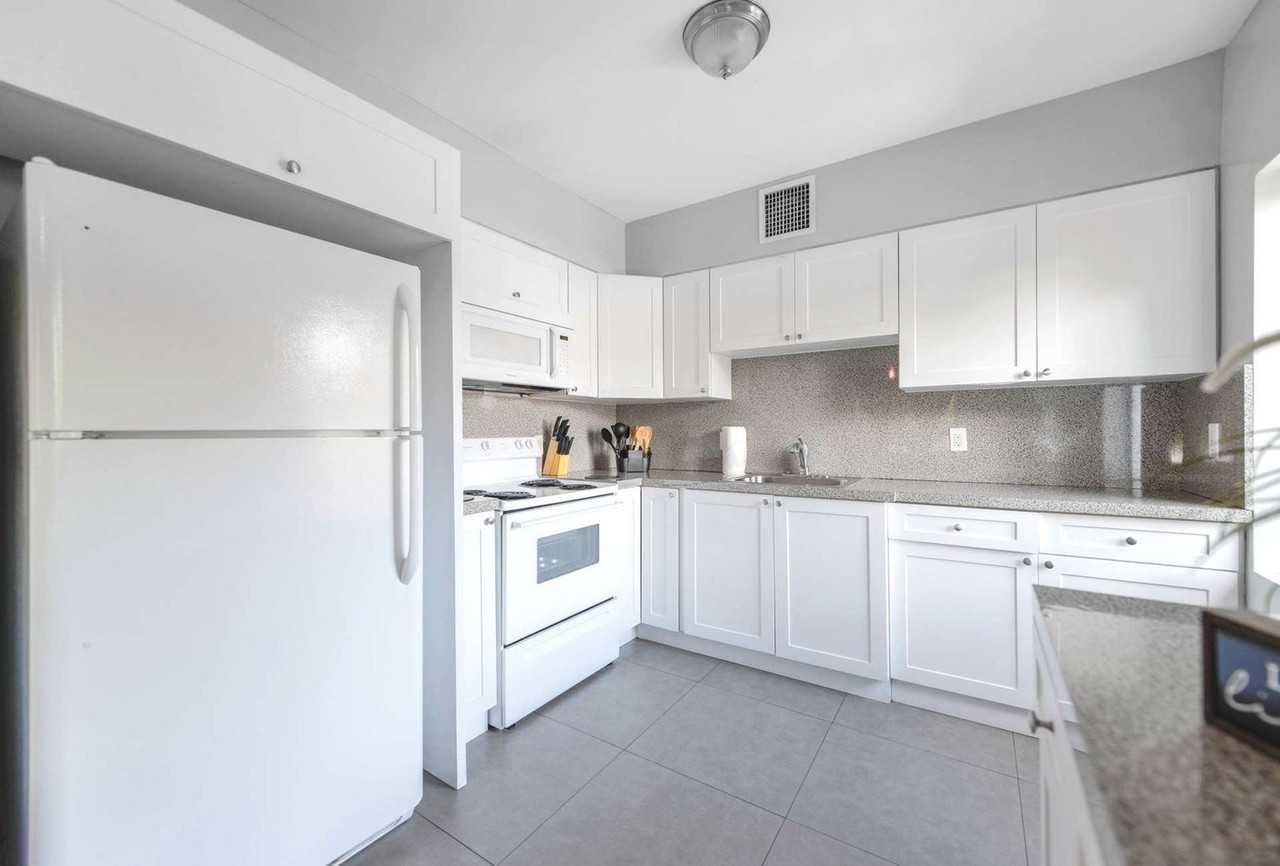 437 Northeast 69th Street - Photo 5 of 28