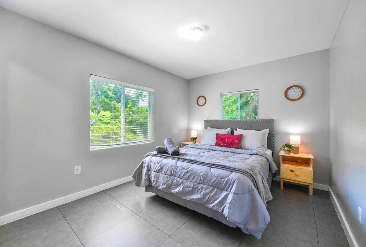 437 Northeast 69th Street - Photo 5 of 28