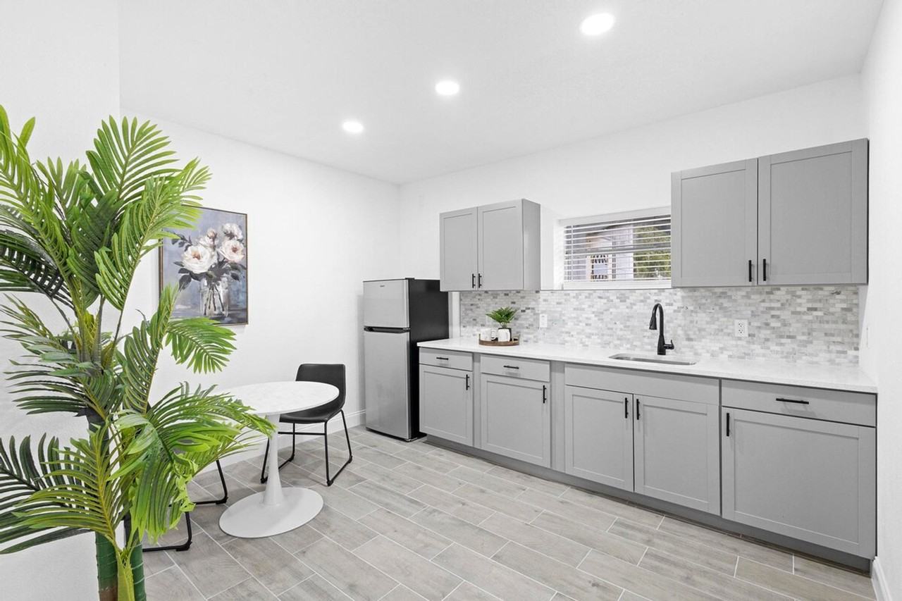 1882 Lake St #1094219P - Photo 4 of 17