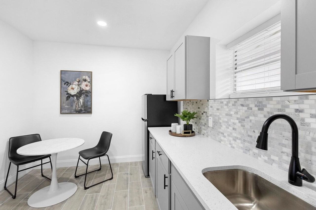 1882 Lake St #1094219P - Photo 5 of 17