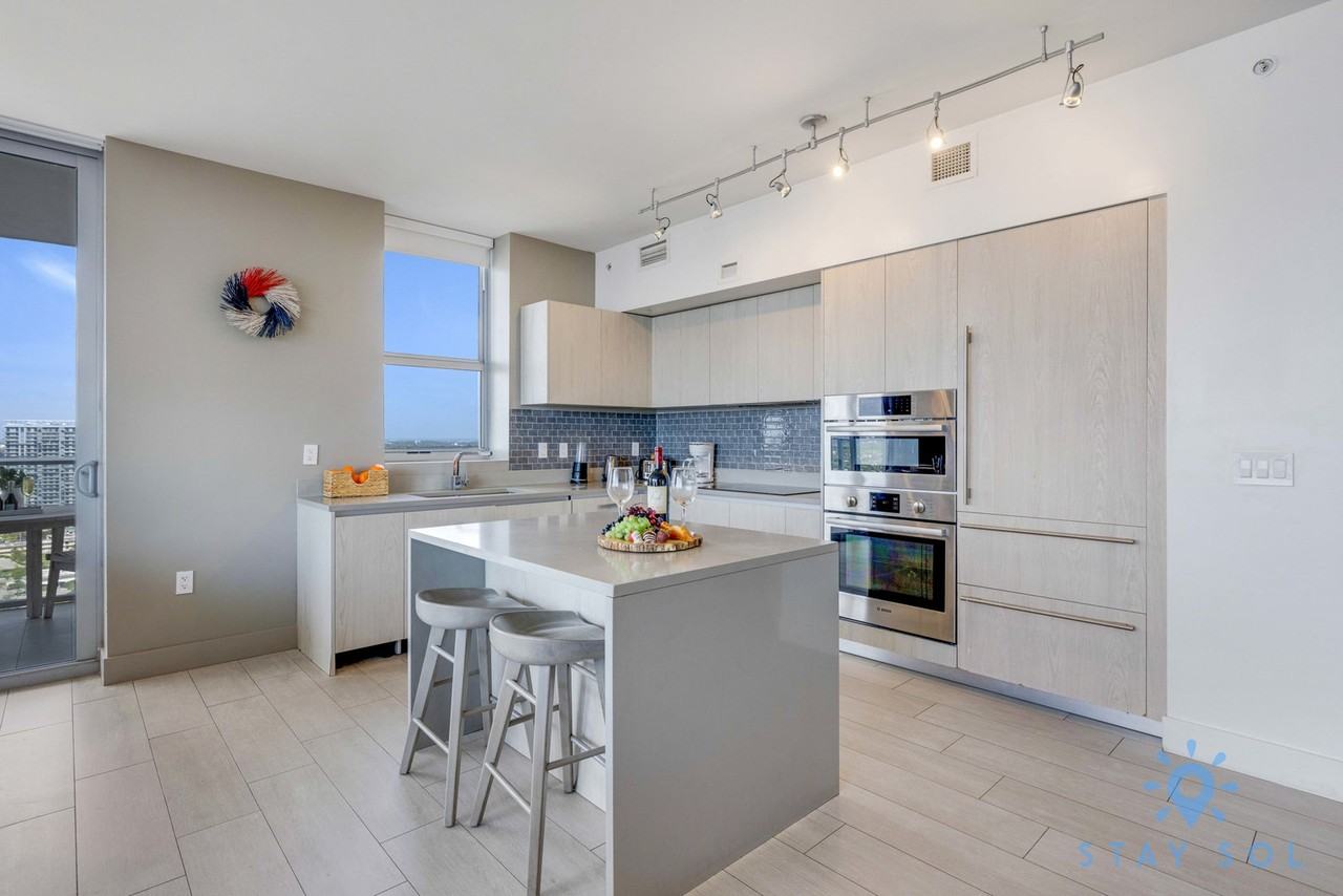 4112 Jimmy Buffett Memorial Highway - Photo 3 of 42