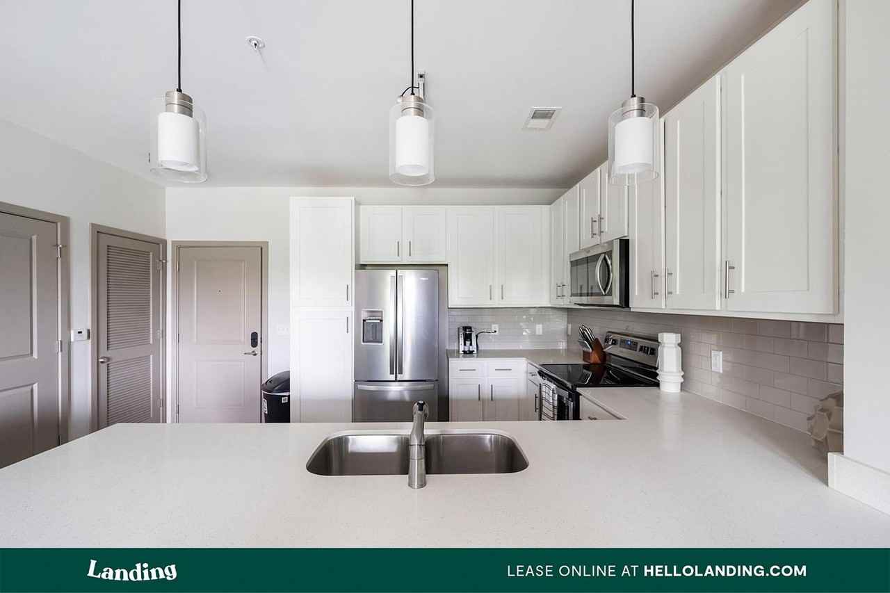 151 E Blount Ave - Photo 3 of 50