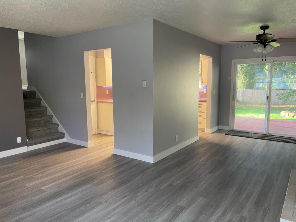 1396 Se 18th St - Photo 6 of 16