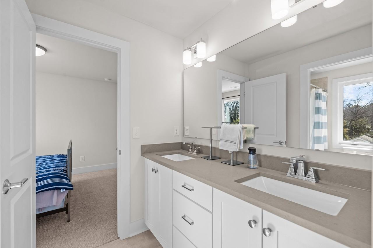 1553 Pinecrest Ave #1 - Photo 6 of 50