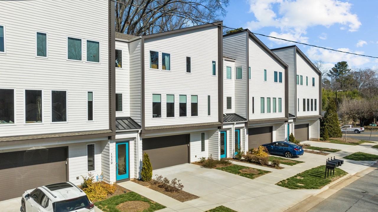 1553 Pinecrest Ave #1 - Photo 4 of 43