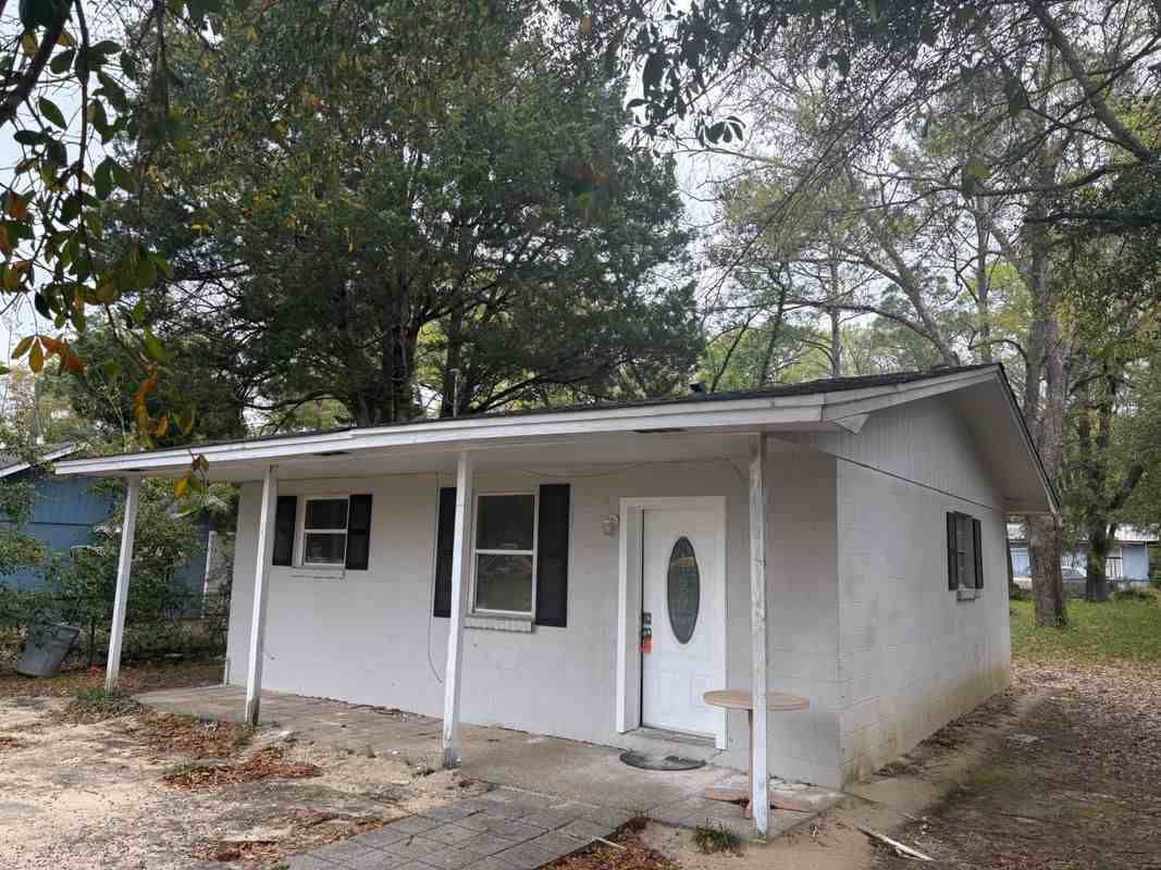 650 Blakely Ave - Photo 2 of 3