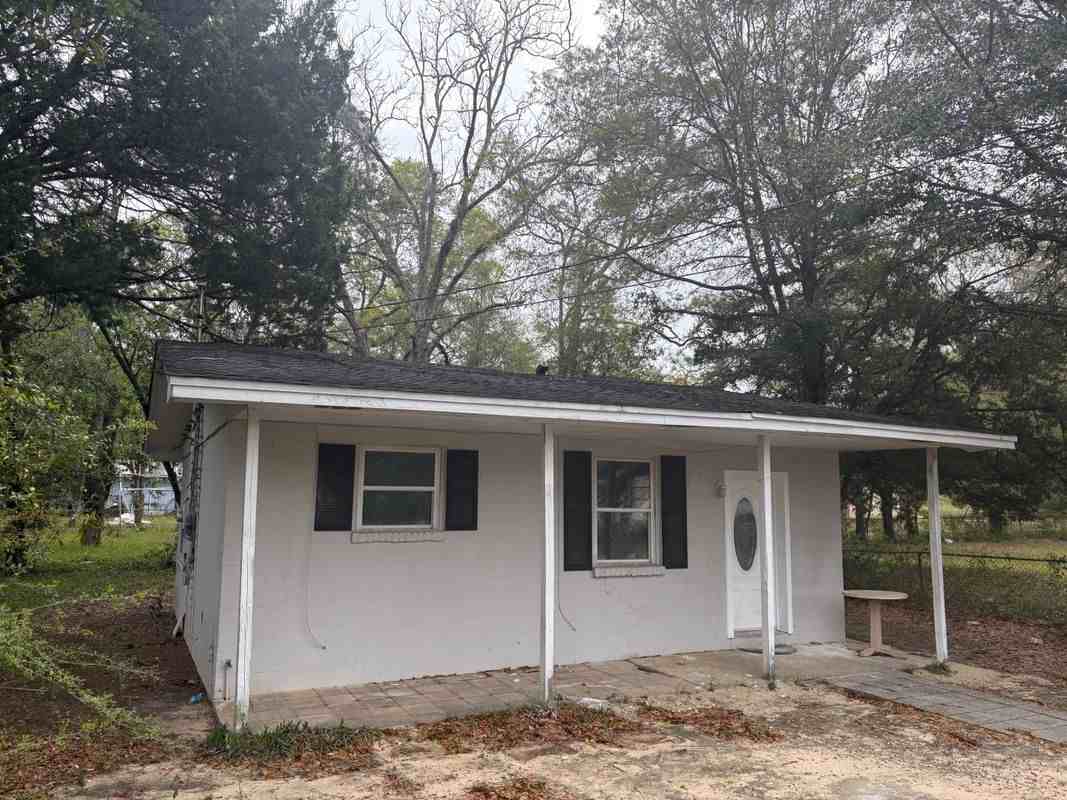 650 Blakely Ave - Photo 3 of 3