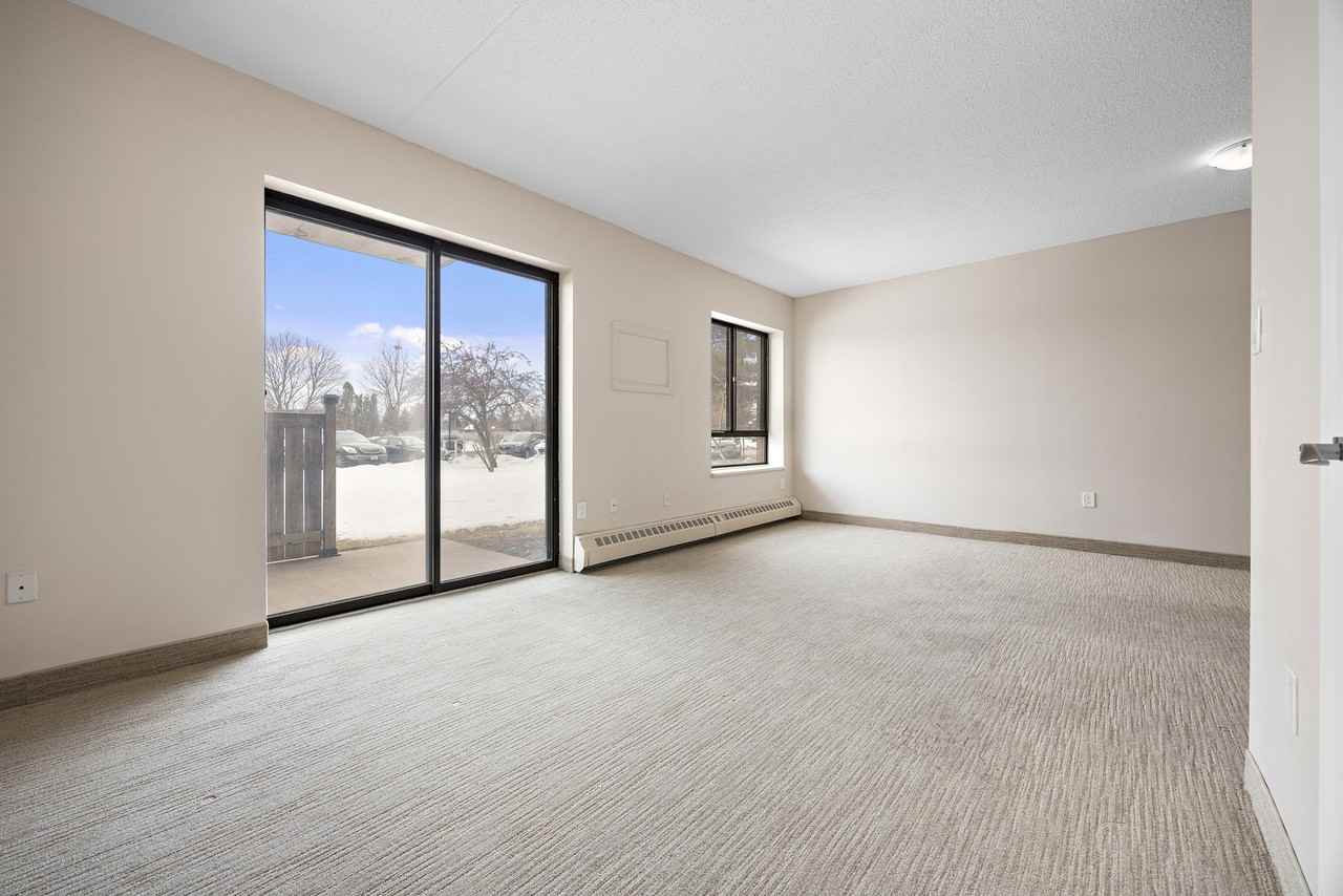 405 Park Road North - Photo 2 of 17