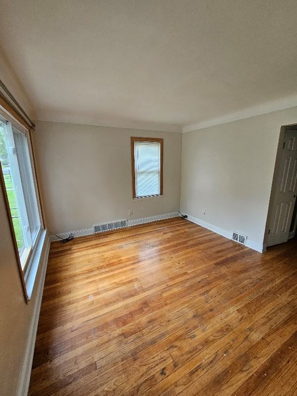 15712 Evergreen Rd - Photo 5 of 10