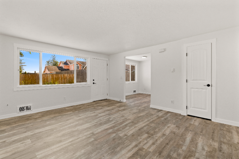 813 Woodford Ave N #2 - Photo 5 of 15