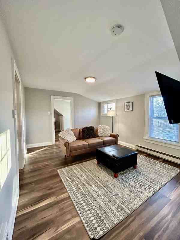 4880 N Mohawk Ave - Photo 2 of 11