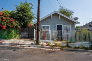 featured image of 1714 Walton Avenue