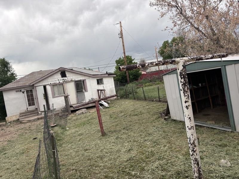 205 N Hendren Ave - Photo 6 of 18