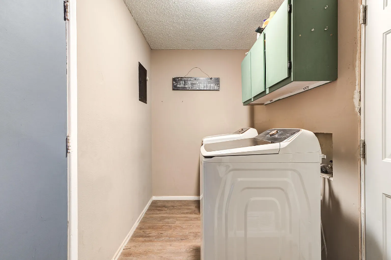 5413 45th St - Photo 4 of 7