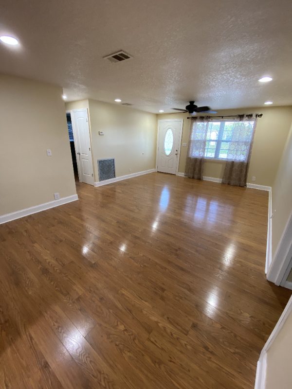 2910 49th St - Photo 3 of 14