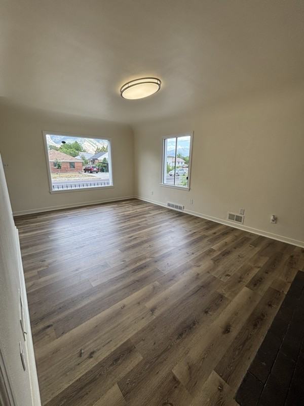 233 Nw St #233 - Photo 3 of 13