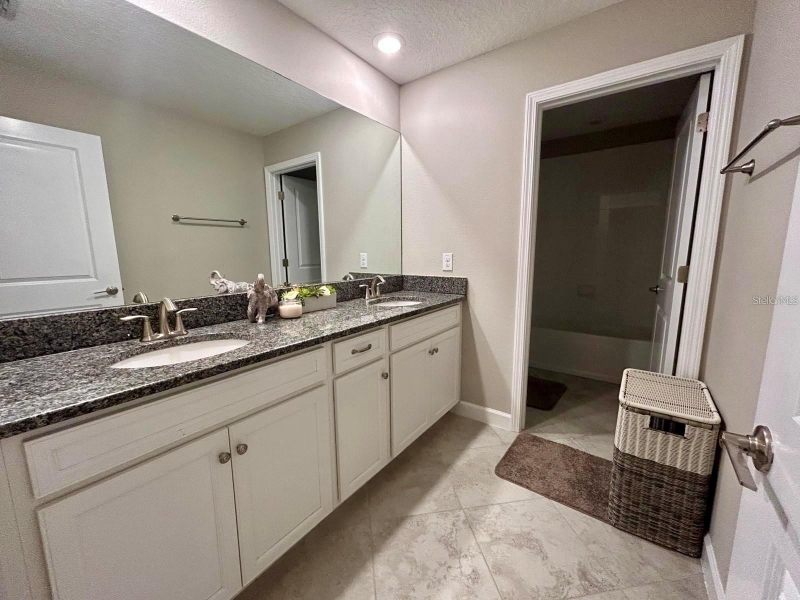 6244 English Hollow Rd - Photo 6 of 20