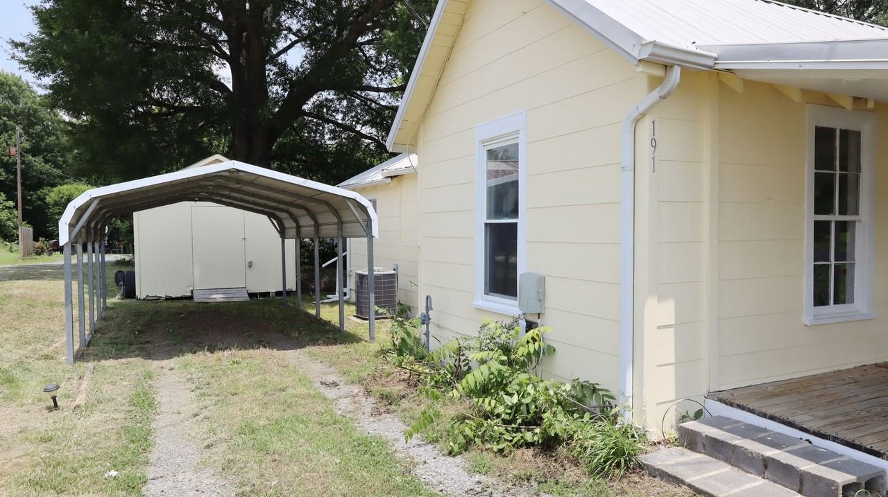 191 Tunnel Hill Main St - Photo 2 of 22