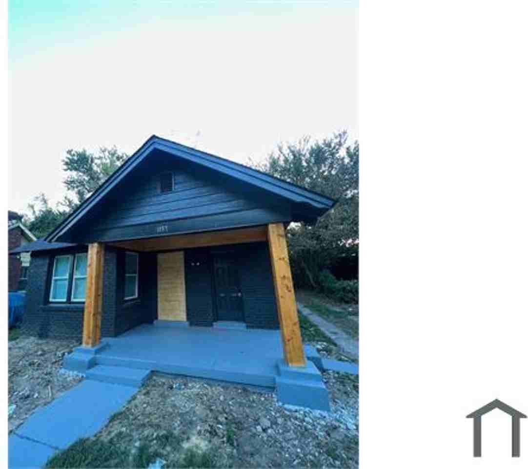 1157 Melrose St - Photo 2 of 3