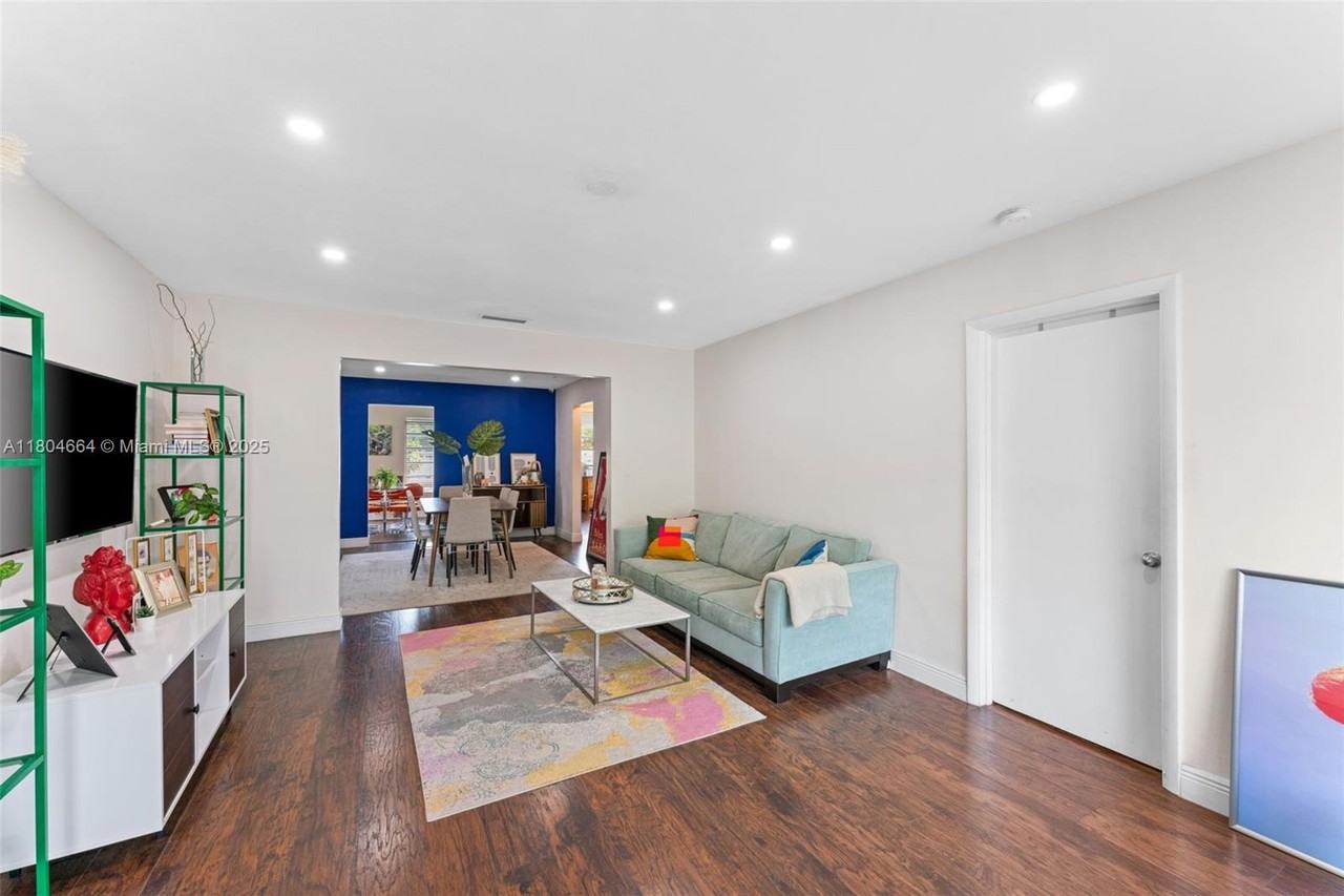 2311 Sw 2nd St #NA - Photo 6 of 19