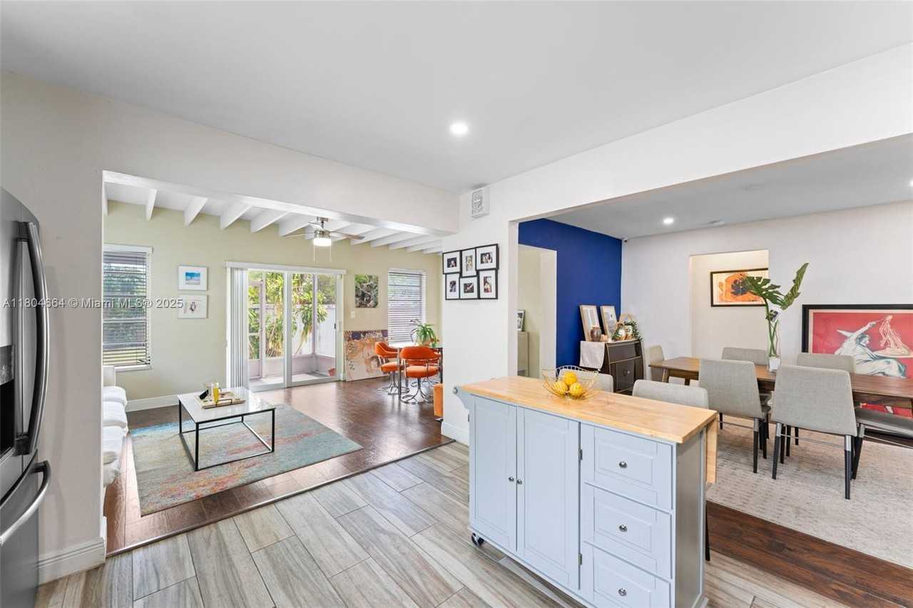 2311 Sw 2nd St #NA - Photo 7 of 19