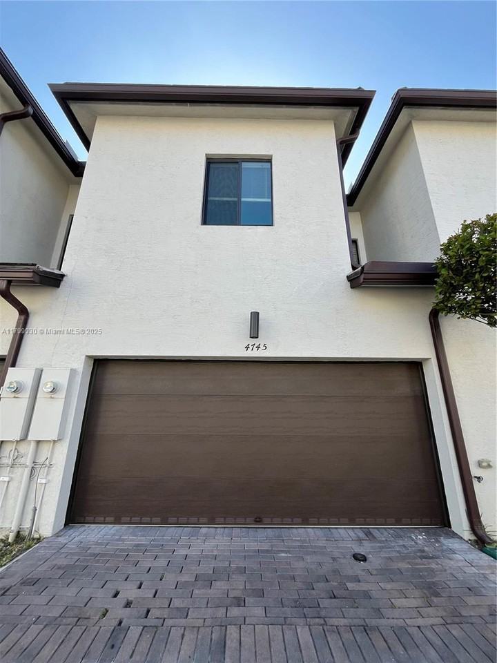 4745 Northwest 83rd Place #NA - Photo 5 of 20