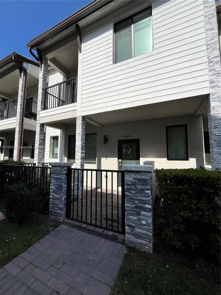 4745 Northwest 83rd Place #NA - Photo 6 of 20