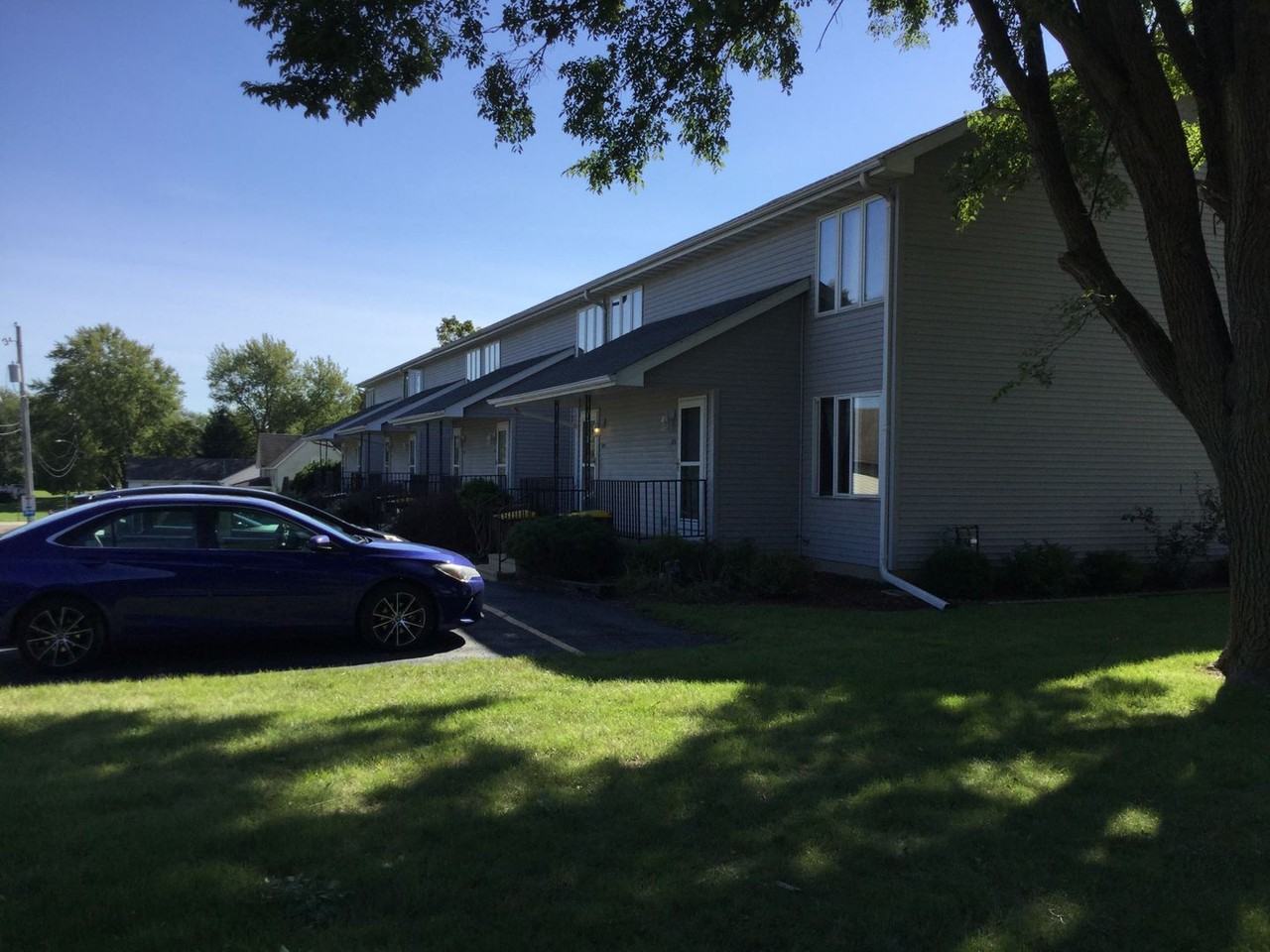 Creston Townhomes - Photo 3 of 31