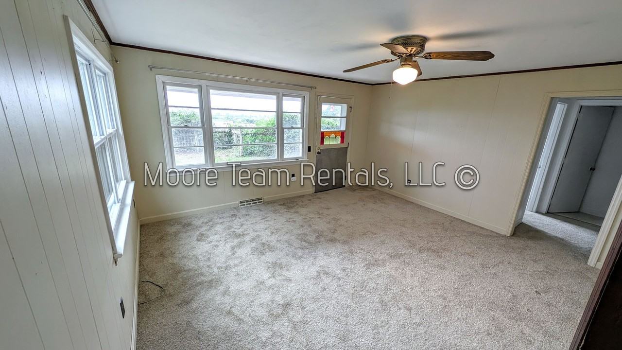120 Dawley Dr - Photo 3 of 11