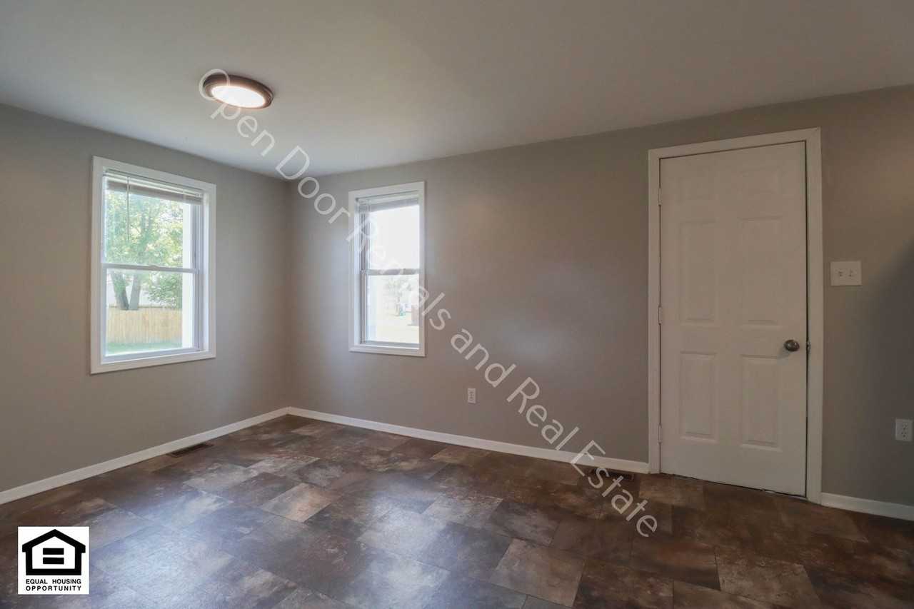 1801 Dallas St - Photo 3 of 14