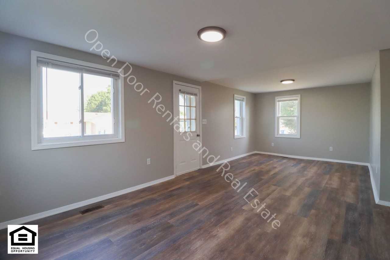 1801 Dallas St - Photo 4 of 14