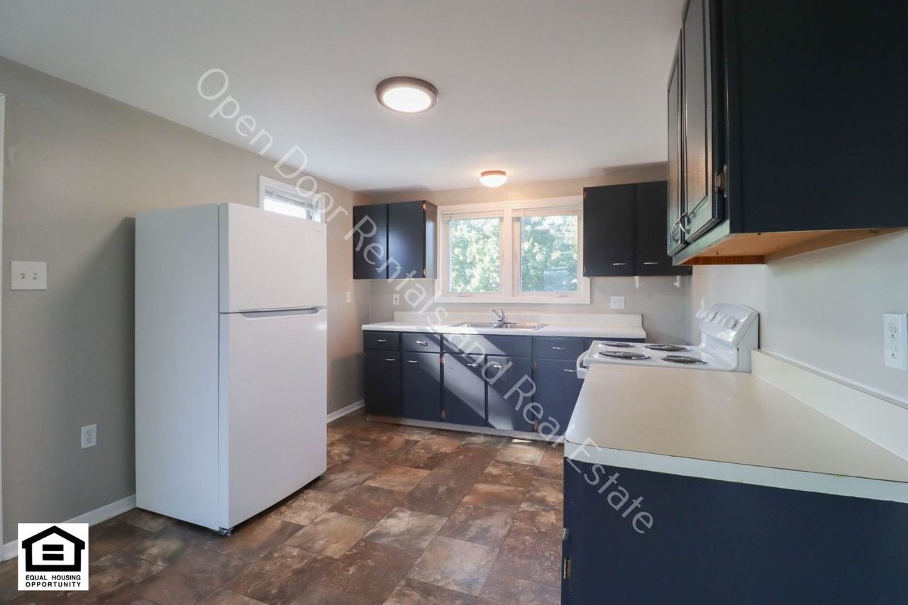 1801 Dallas St - Photo 5 of 14