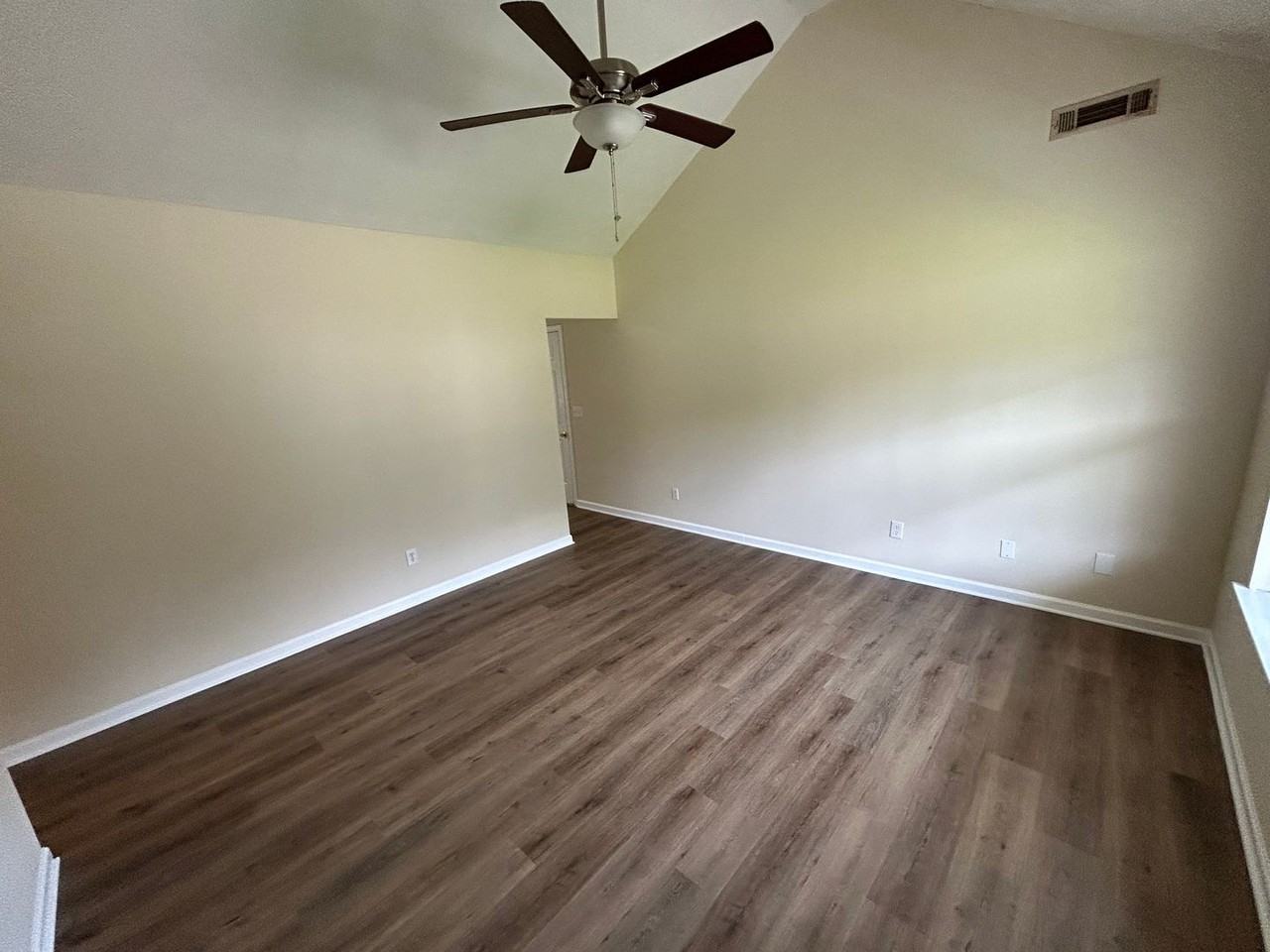 25 Chelsea Ln - Photo 3 of 14