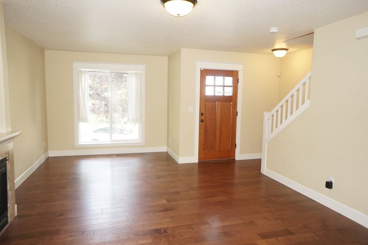 326 Ne Stafford St #A - Photo 2 of 36