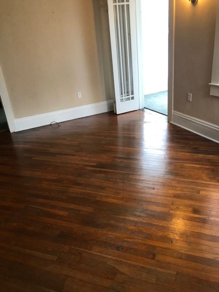 1819 Cedardale Ave - Photo 4 of 7