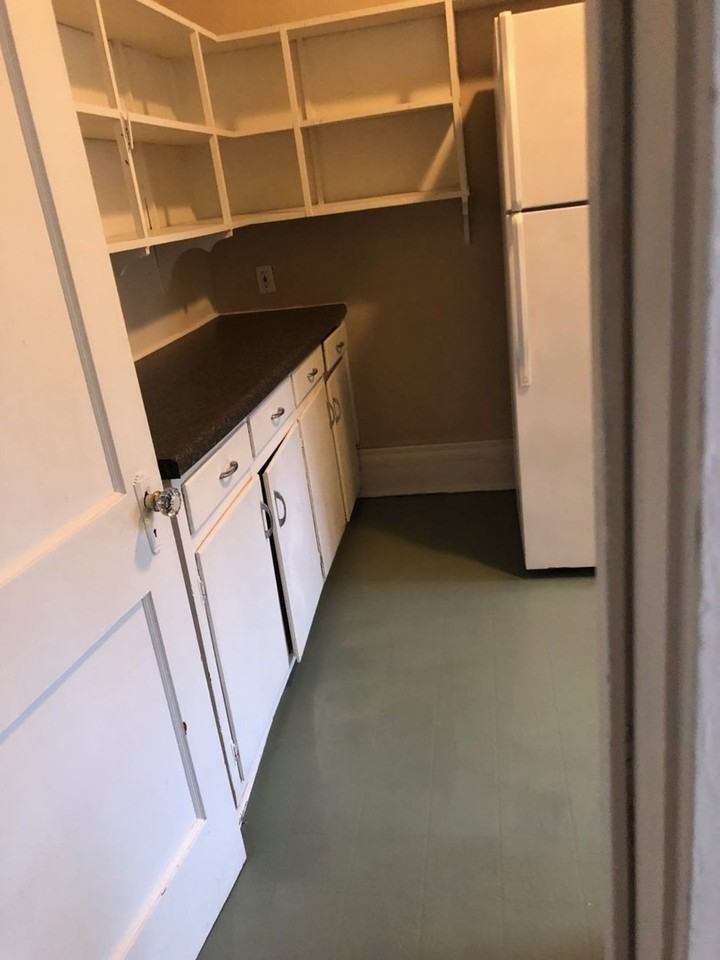 1819 Cedardale Ave - Photo 6 of 7