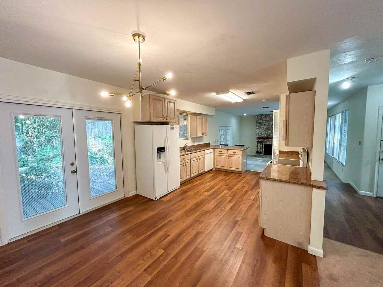 315 Nw 28th St - Photo 2 of 37