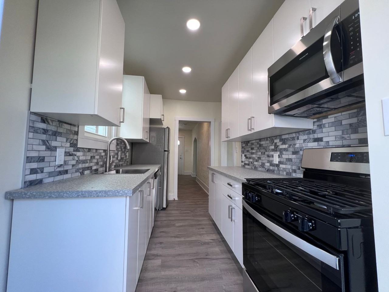 447 William St - Photo 2 of 27