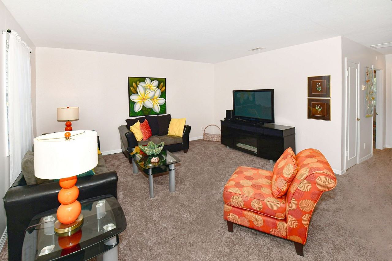 204 Pompano Drive Southeast - Photo 5 of 50