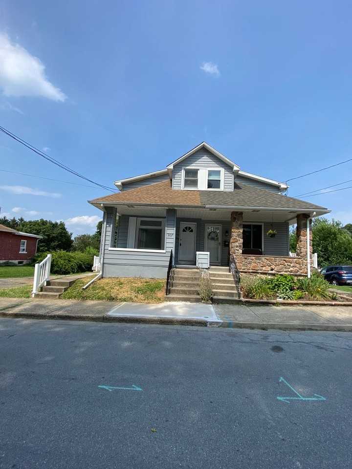 307 Delong Ave - Photo 2 of 35