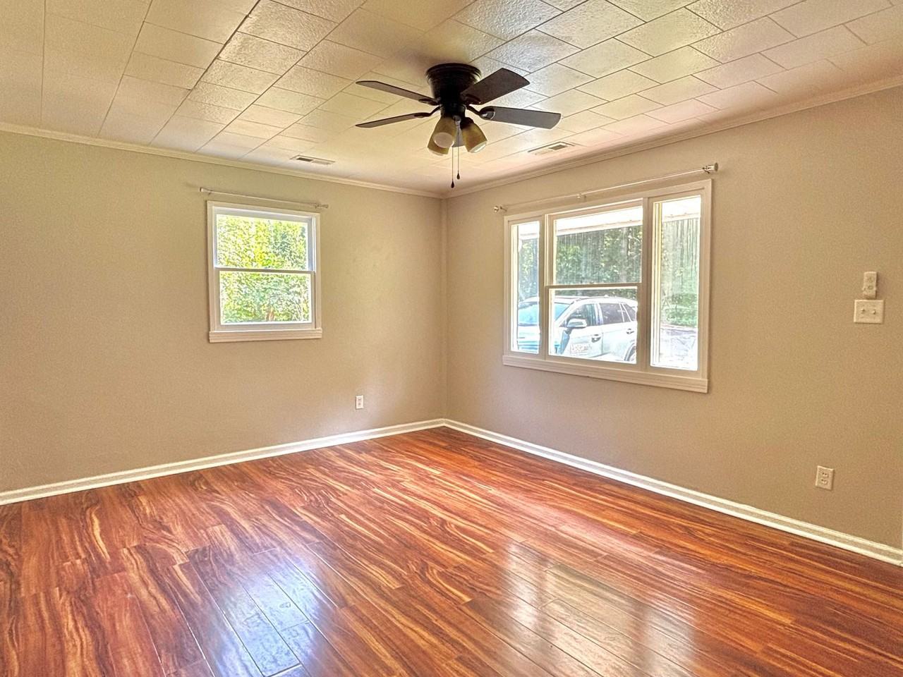 217 Wallace Ave - Photo 2 of 18