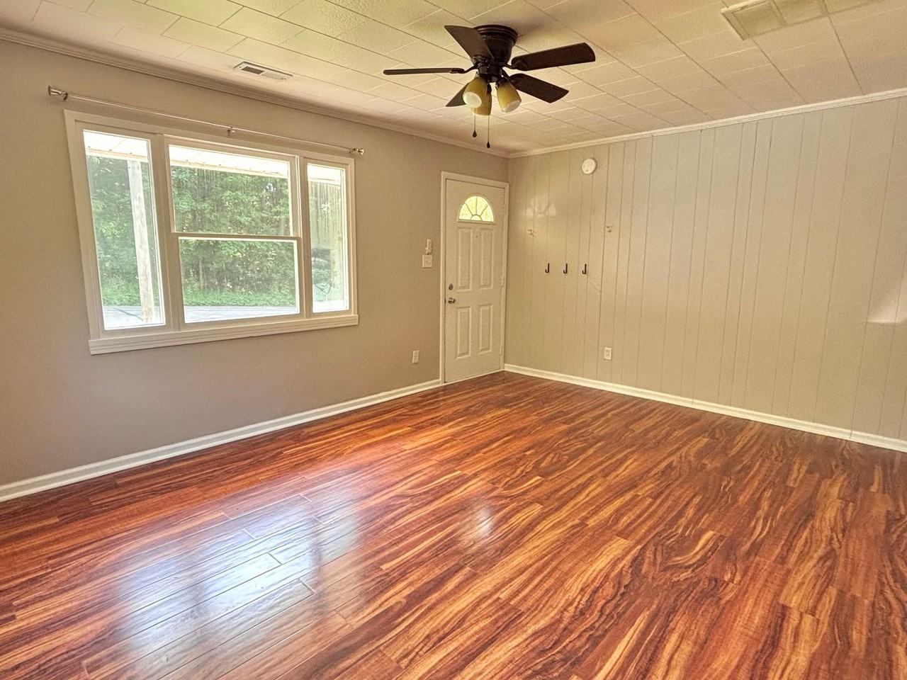 217 Wallace Ave - Photo 3 of 18