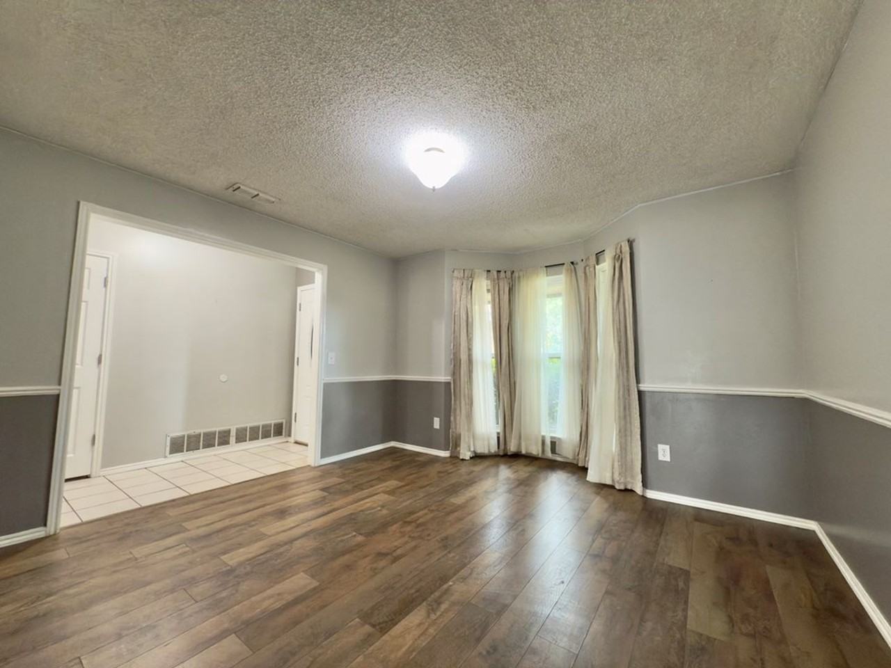 5225 Brazos Ave - Photo 3 of 20