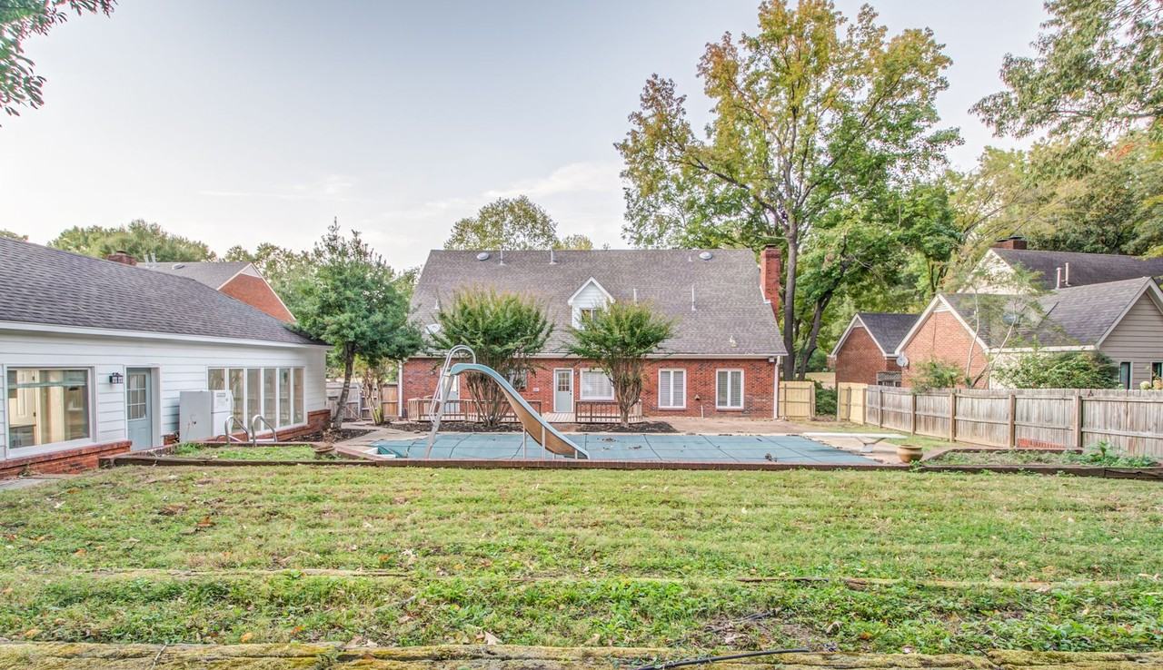 8667 Havenhurst Dr - Photo 3 of 33