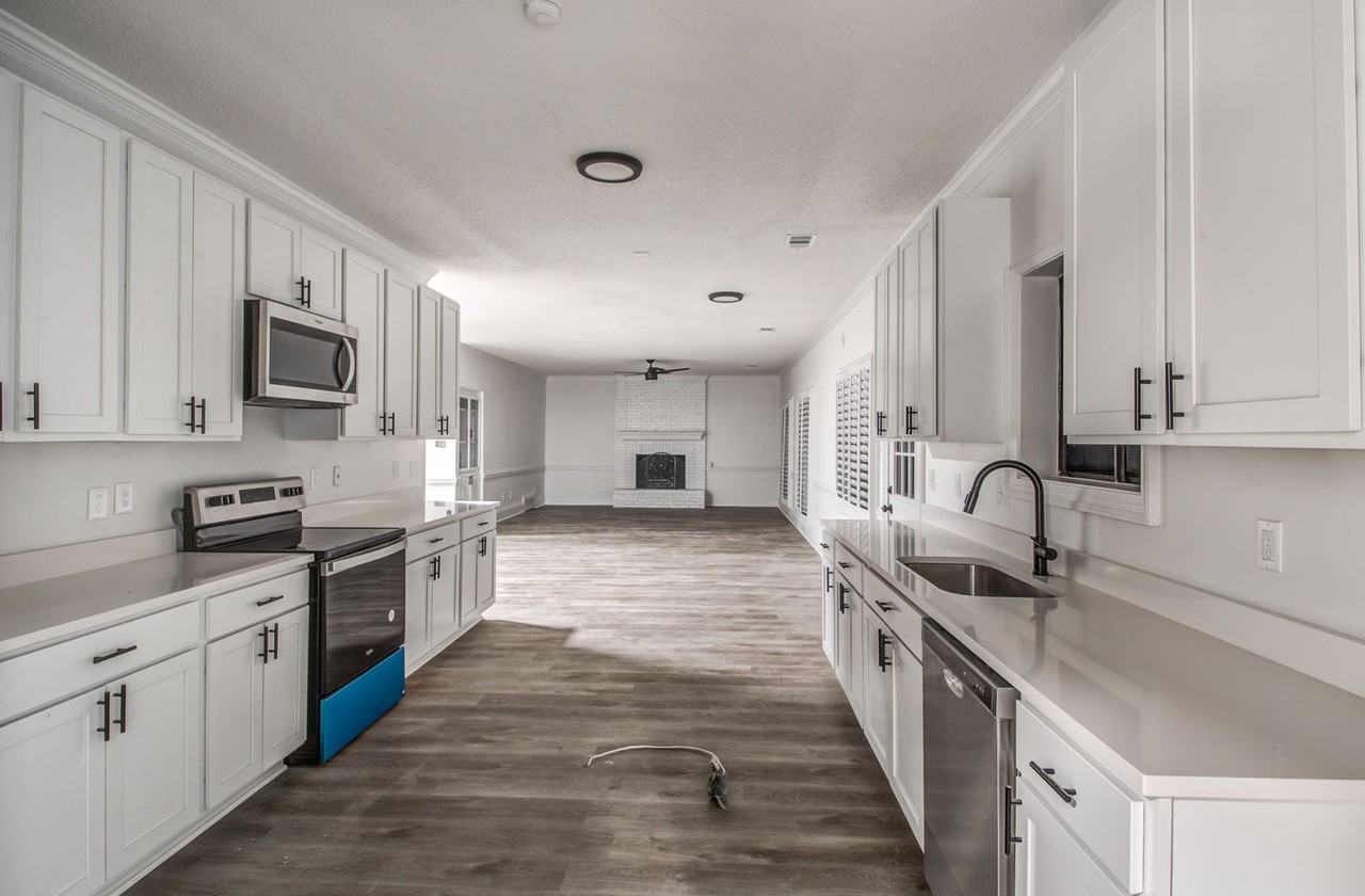 8667 Havenhurst Dr - Photo 4 of 33